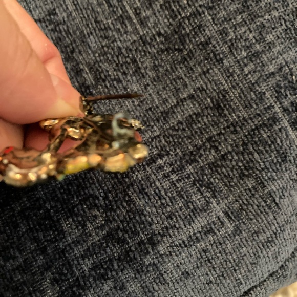 Dutch tulip maid brooch. Old enameled metal. Collectible.Matching boy pin listed - Picture 4 of 7